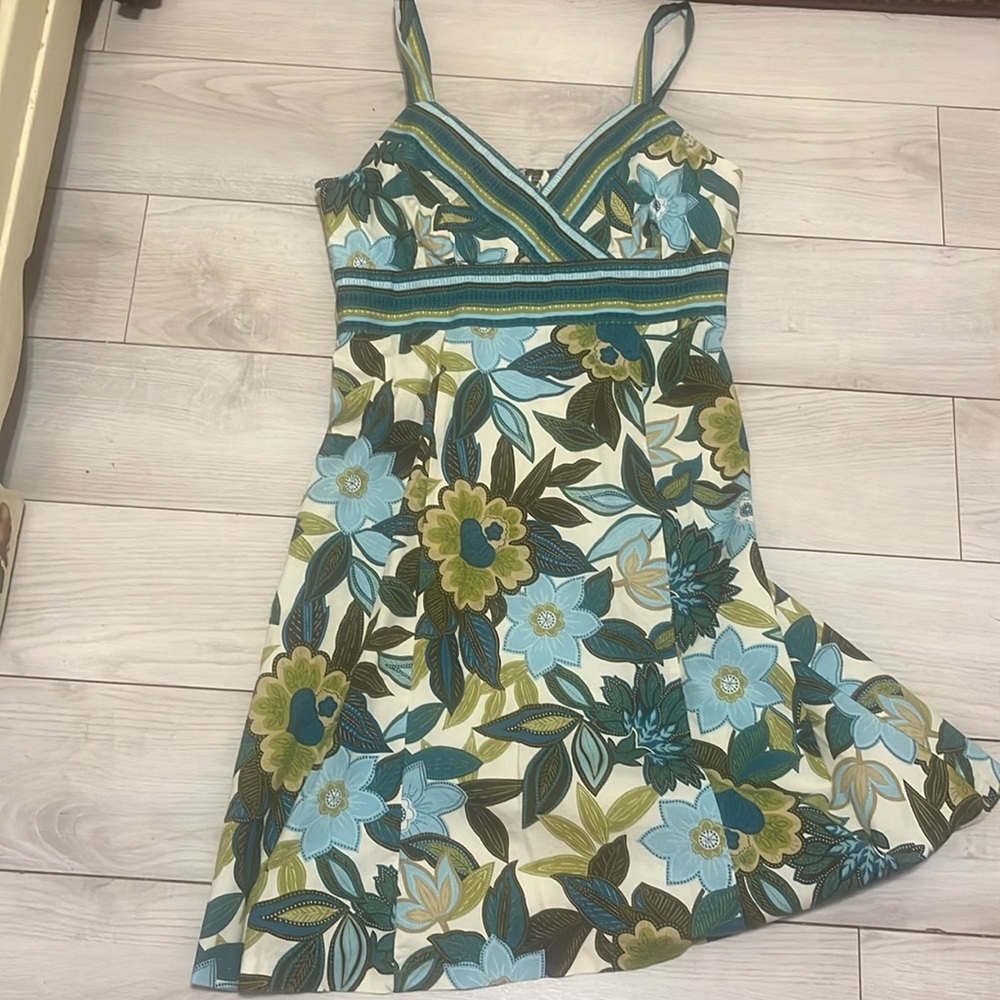 Women’s dress
